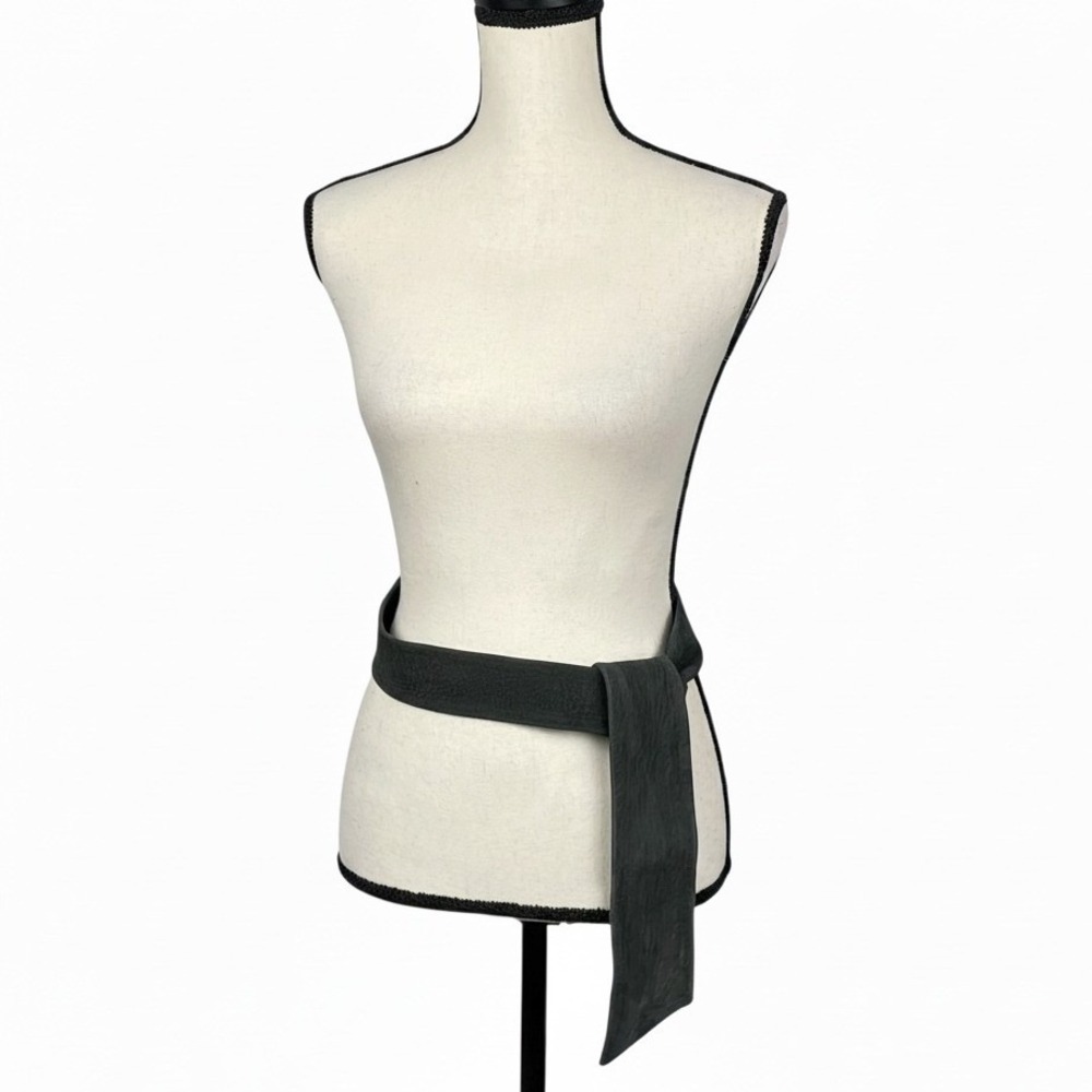 Vintage Black Wide Suede Leather Wrap Belt Hook Loop Closure Minimalist Womens M